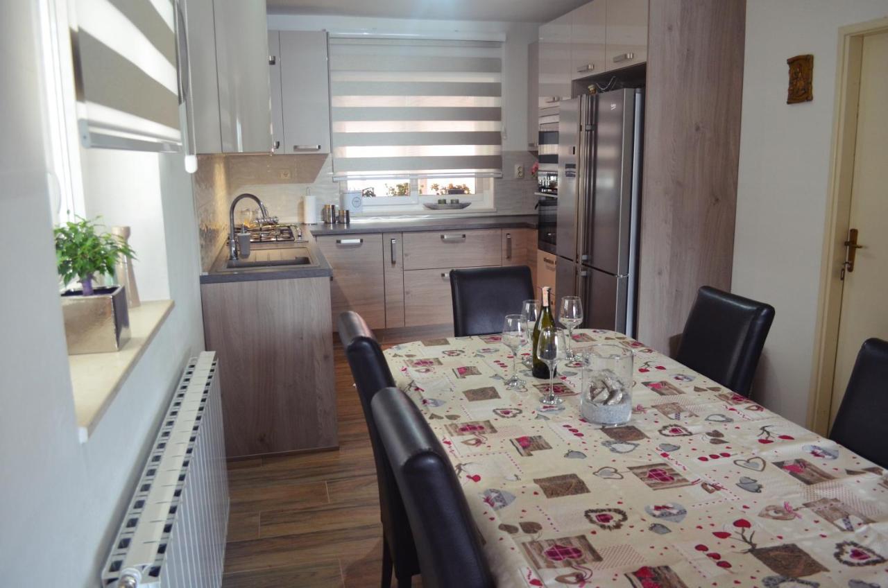 Apartments Rina - Kneze ราชิตเช ภายนอก รูปภาพ