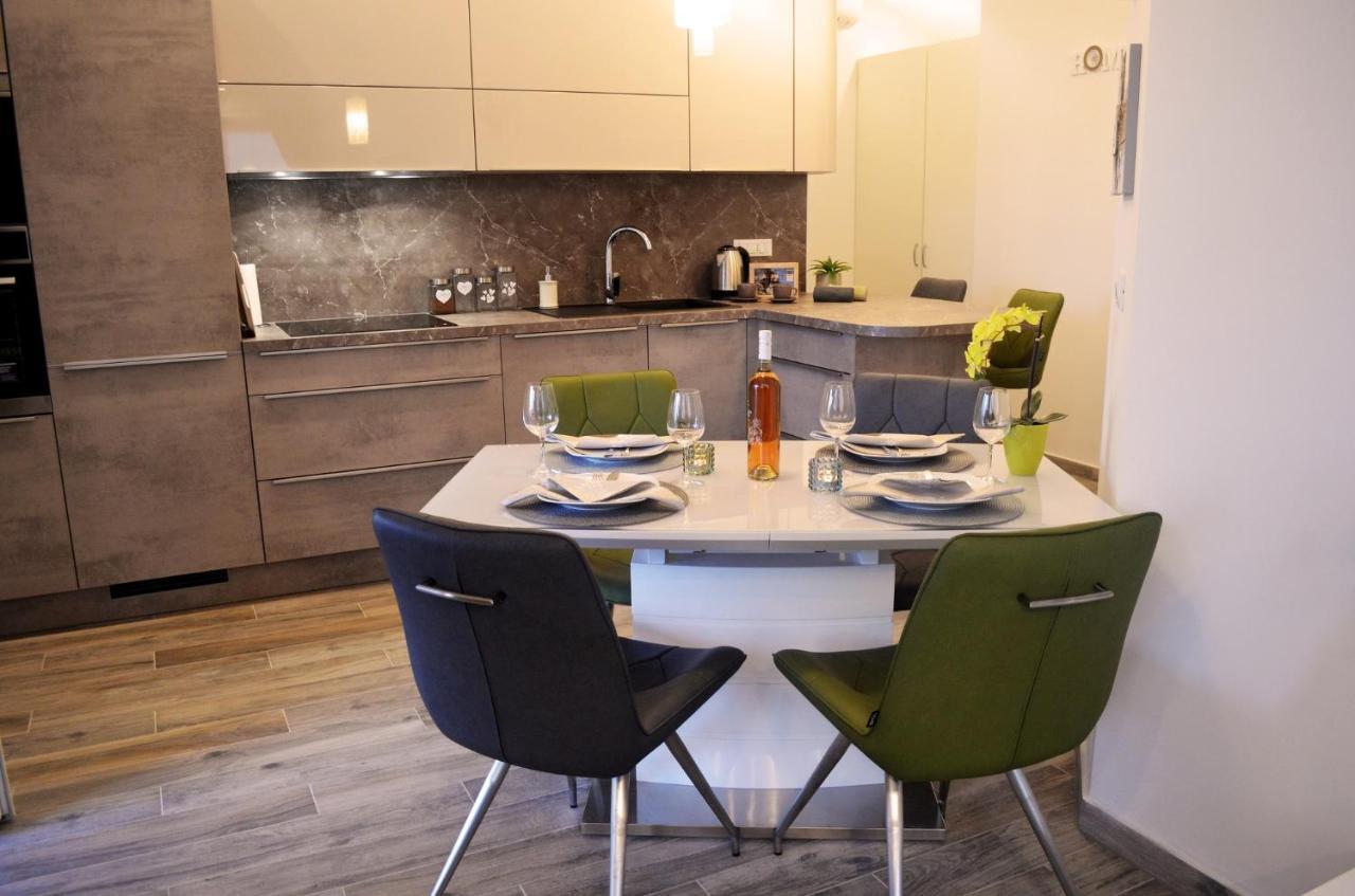 Apartments Rina - Kneze ราชิตเช ภายนอก รูปภาพ