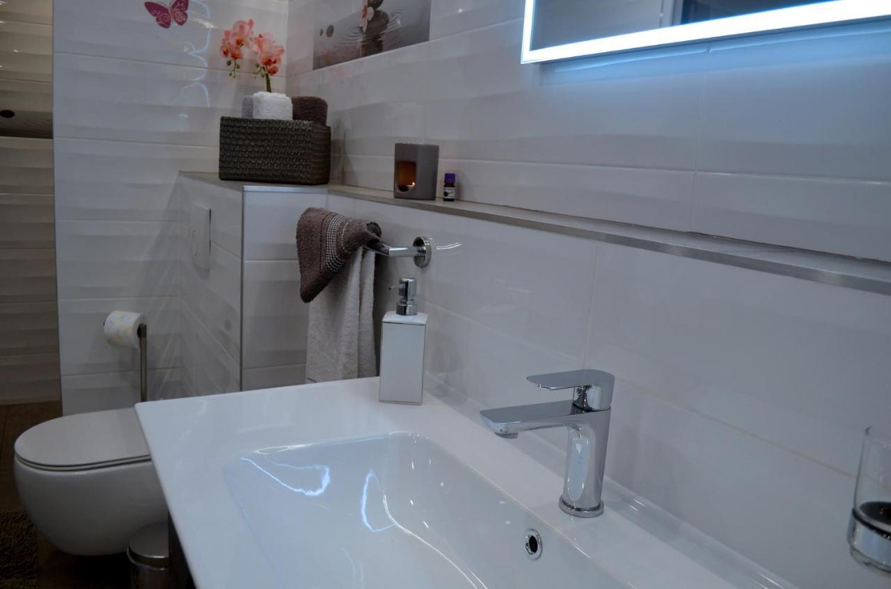 Apartments Rina - Kneze ราชิตเช ภายนอก รูปภาพ